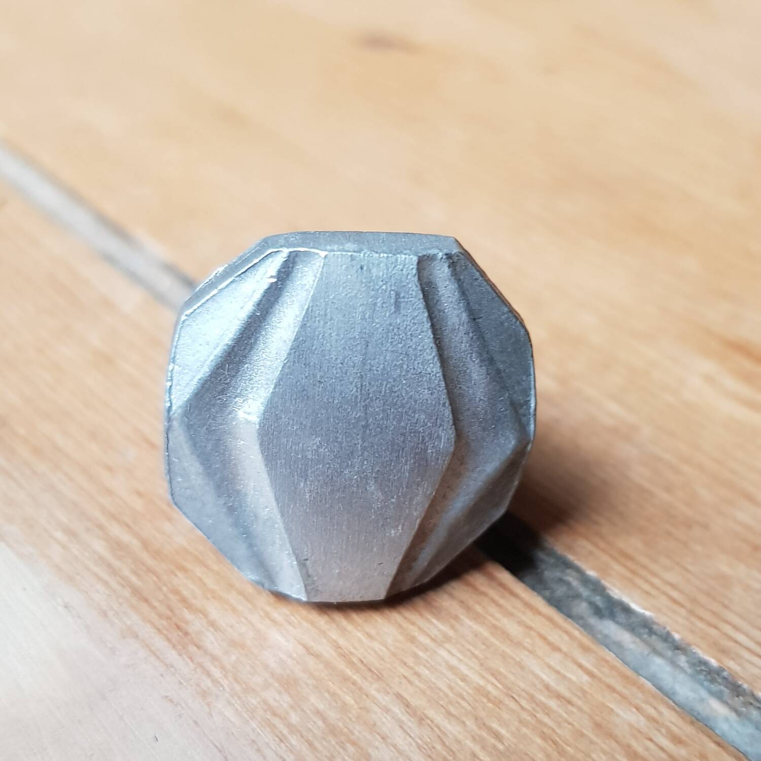 Small screw-in furniture knobs