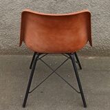 Set of 6 leather chairs with black metal frame