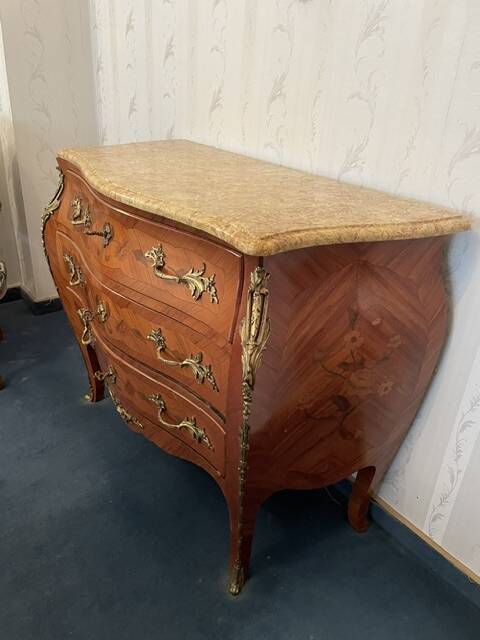 Commode style louis xv