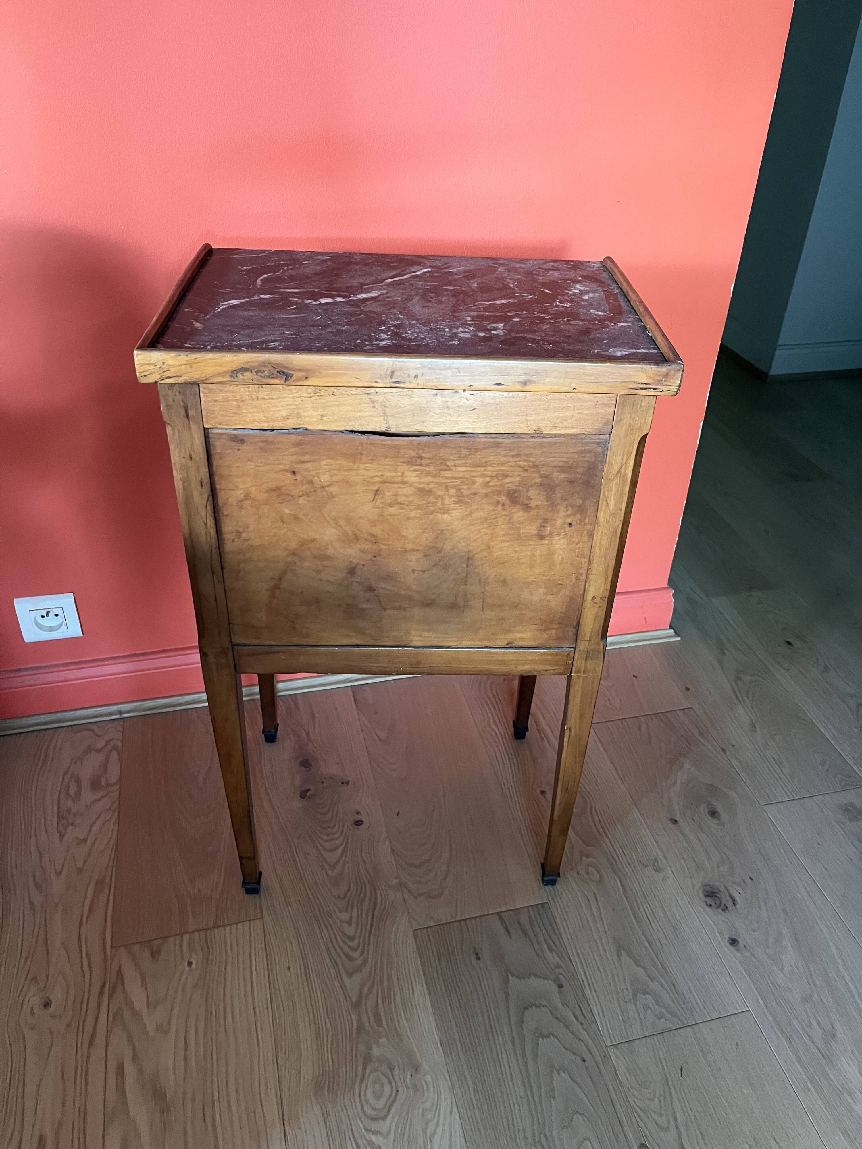 Small chest of drawers in Louis XVI style
