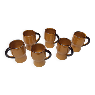 6 mugs en terre cuite vernissée