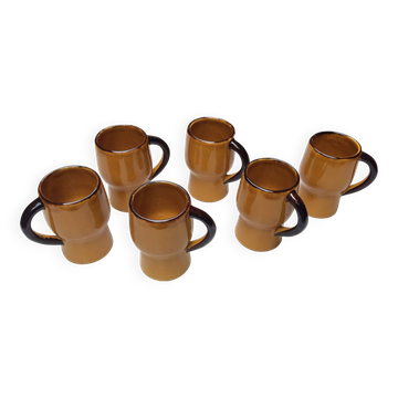 6 mugs en terre cuite vernissée