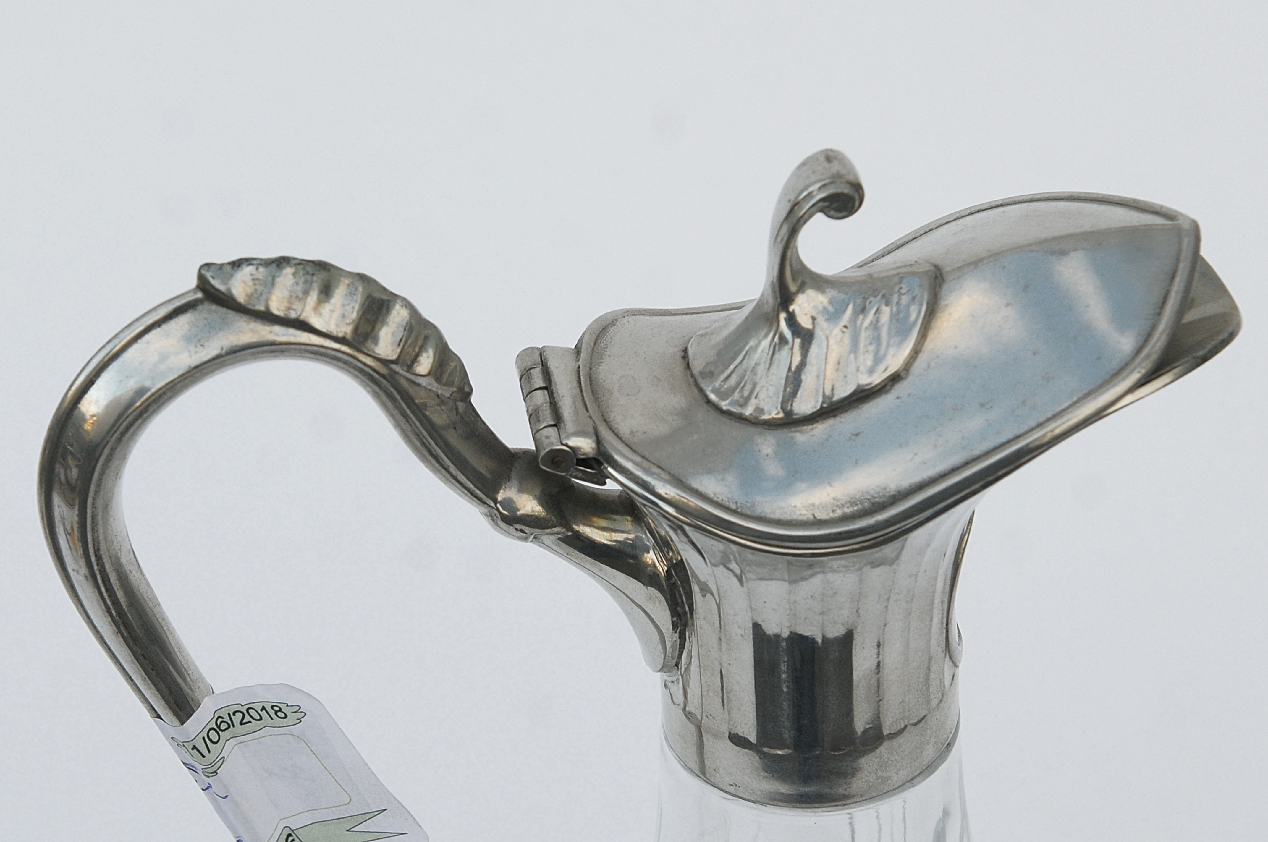 Glass needle and tin mount