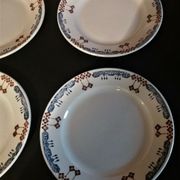 Série de six assiettes plates en faïence BV céramique Sud Est