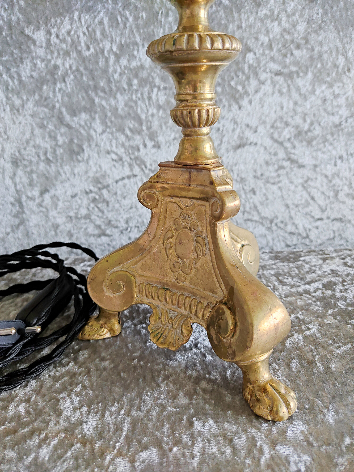 Bronze lamp and petticoats