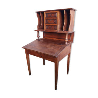 Bureau à pente avec trieur, tiroirs et casiers de rangement