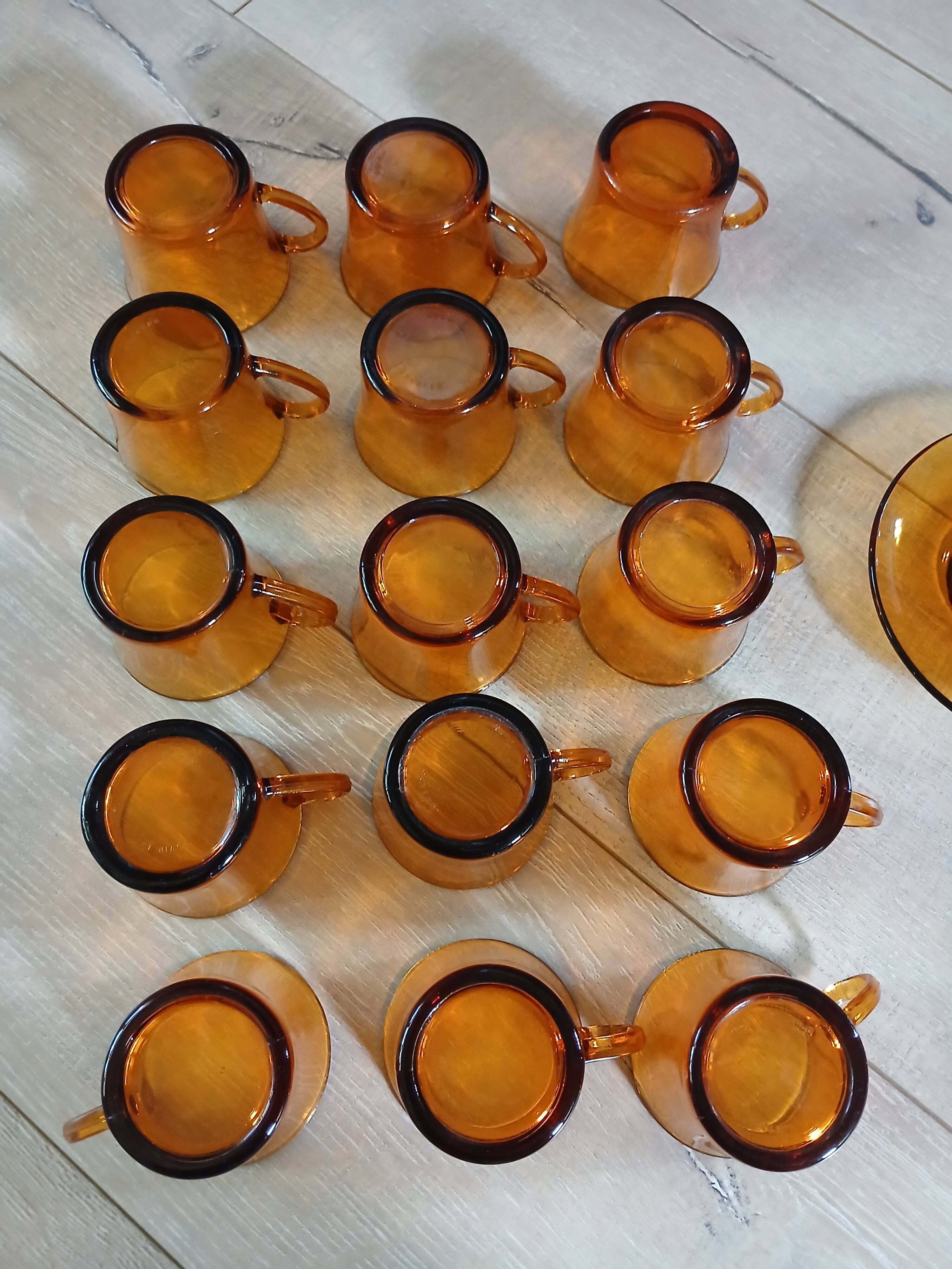 Set of 15 vintage amber Duralex coffee cups.