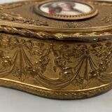 Boite a bijou bronze dore decor Louis XVI miniature porcelaine femme