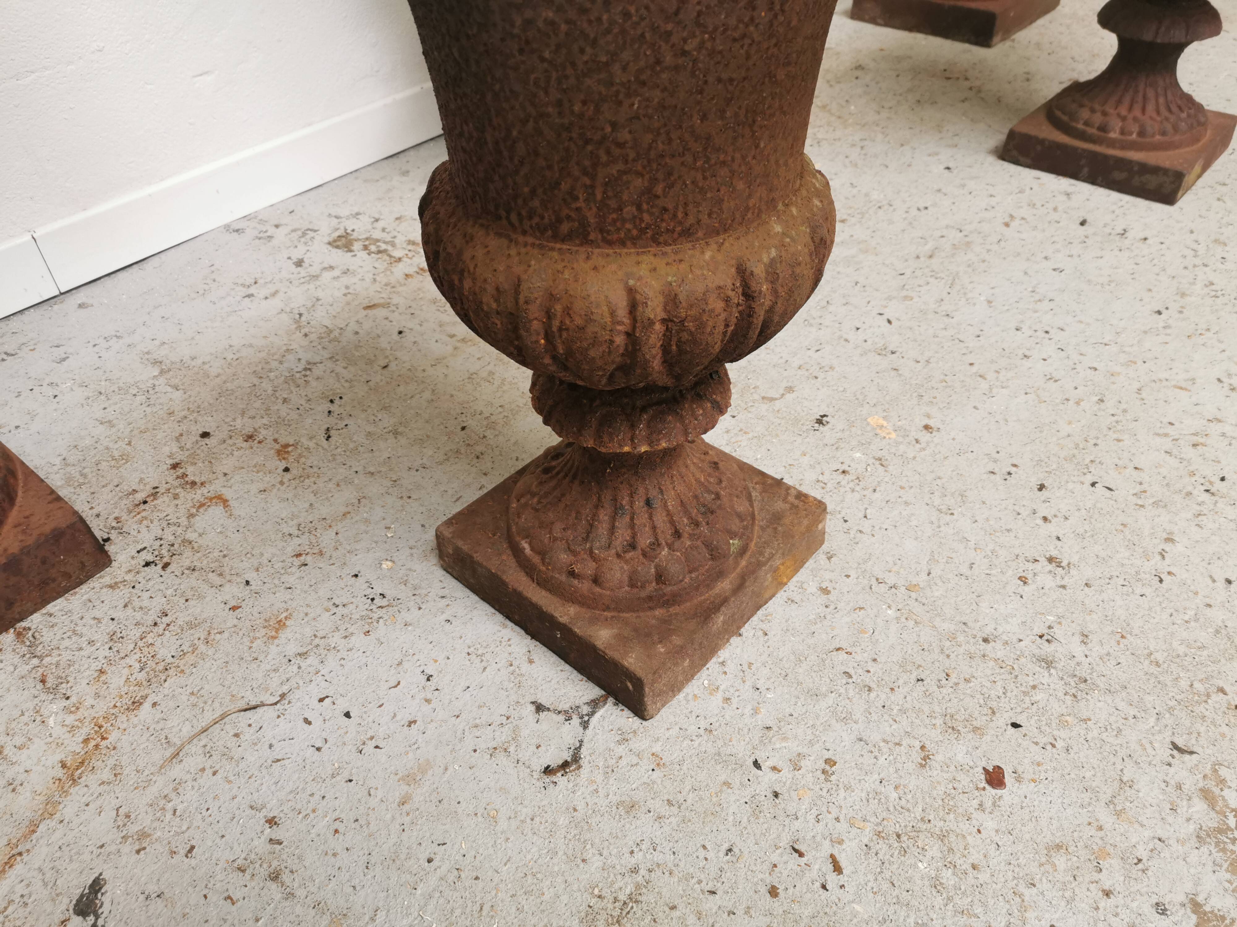 Paire de vase Médicis en fonte 50cm