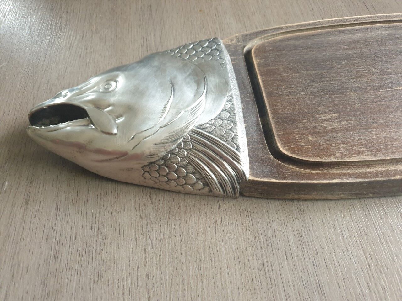 Wood/Silver Metal cutting board