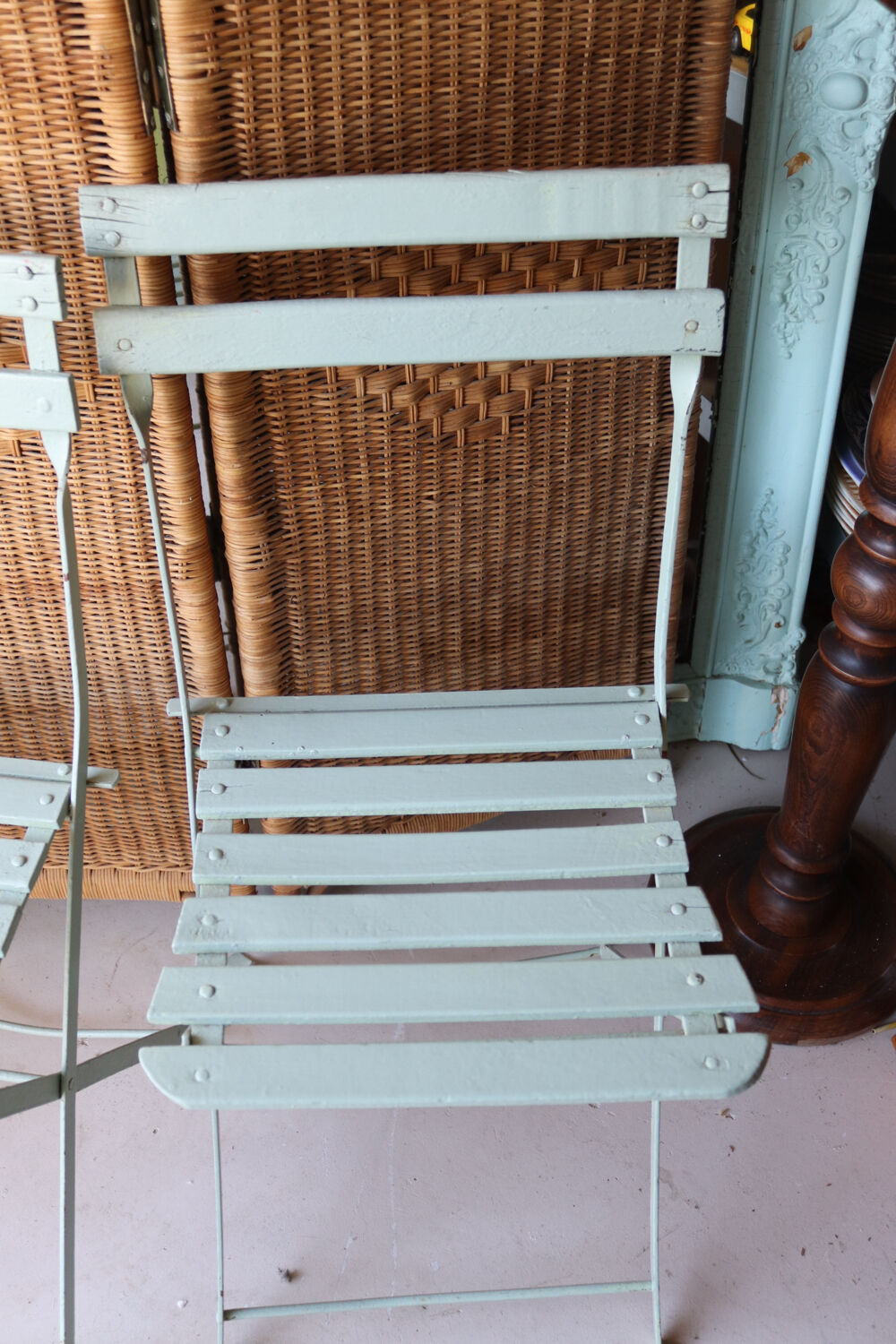 6 antique folding garden chairs made of painted wood and metal.