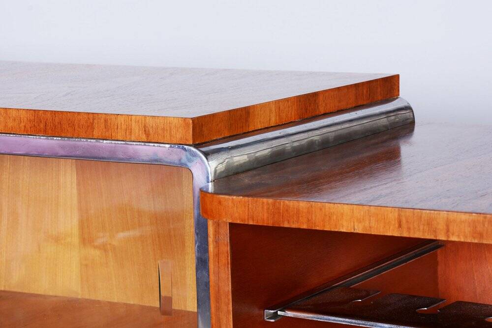 Bauhaus Czechia Sideboard in Walnut and Chrome-Plated Steel by Robert Slezak, 1930s