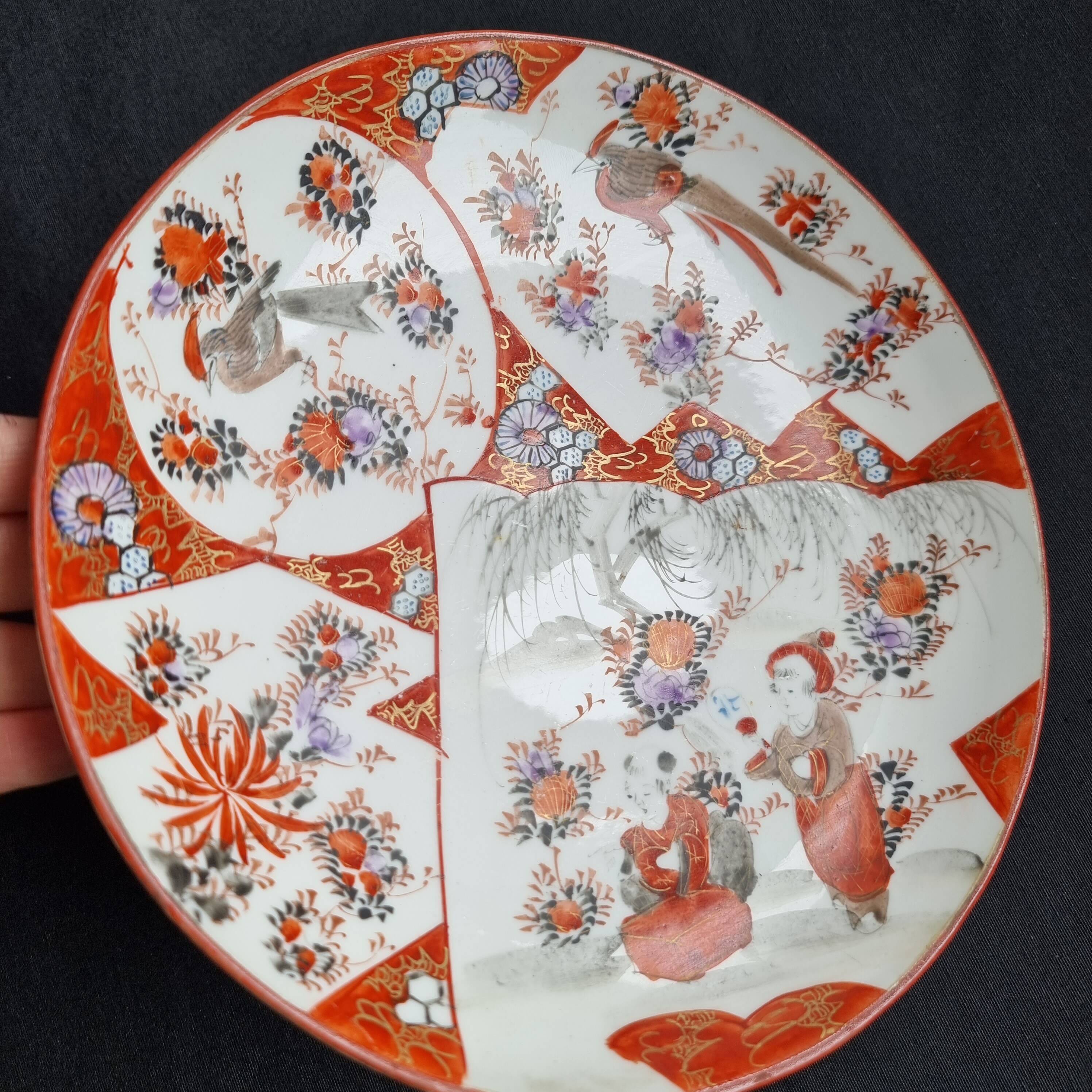 Antique Kutani porcelain plate (Meiji period, 19th century)