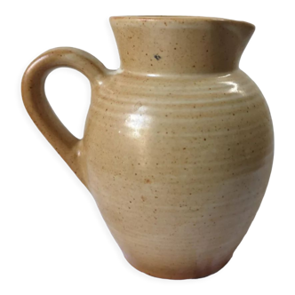 Sandstone pitcher