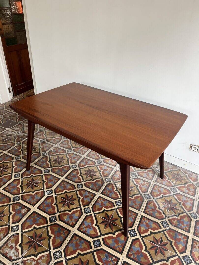 'Milaan' extendable dining table – L. Van Teeffelen for WEBE