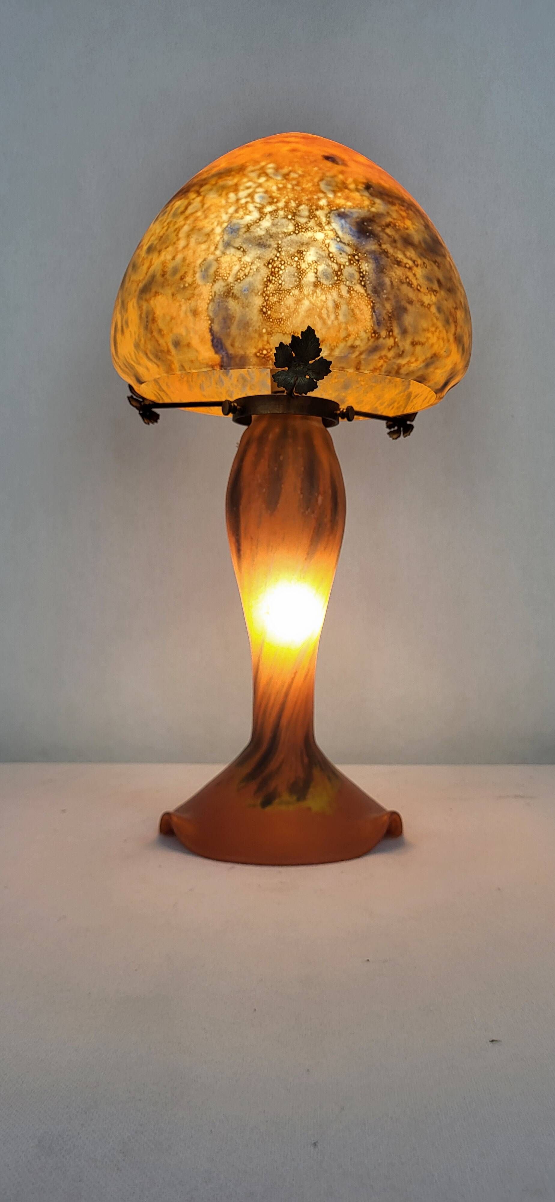 Glass paste lamp