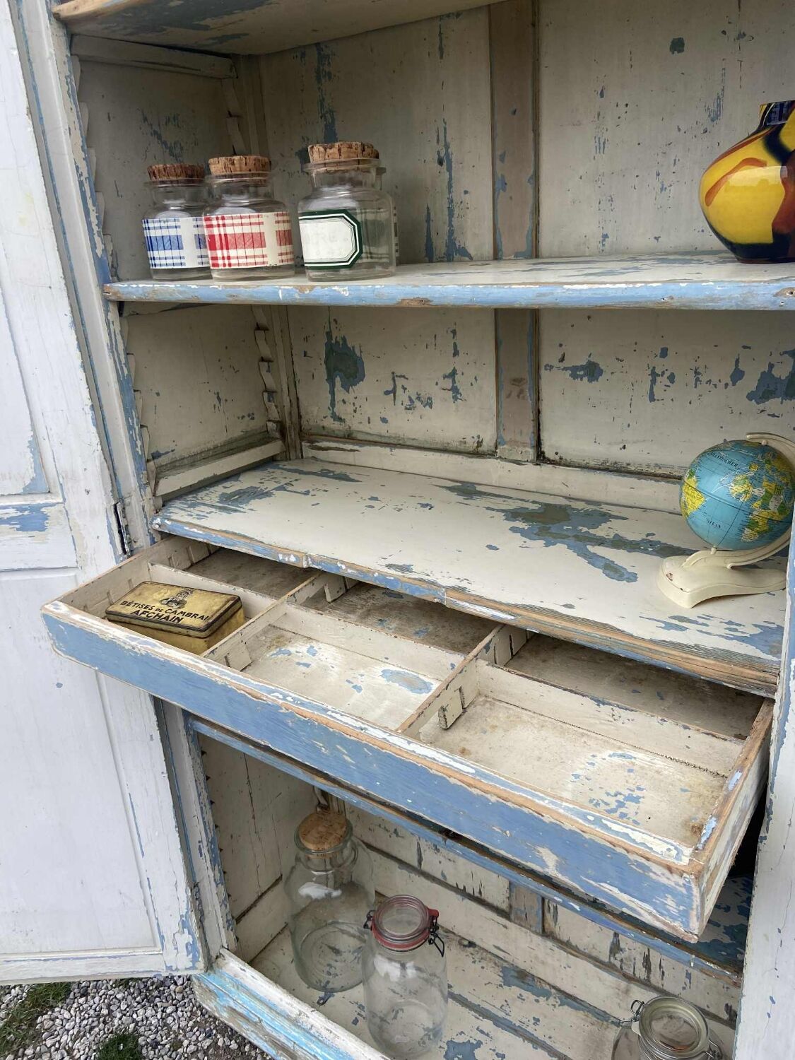 Armoire parisienne en bois