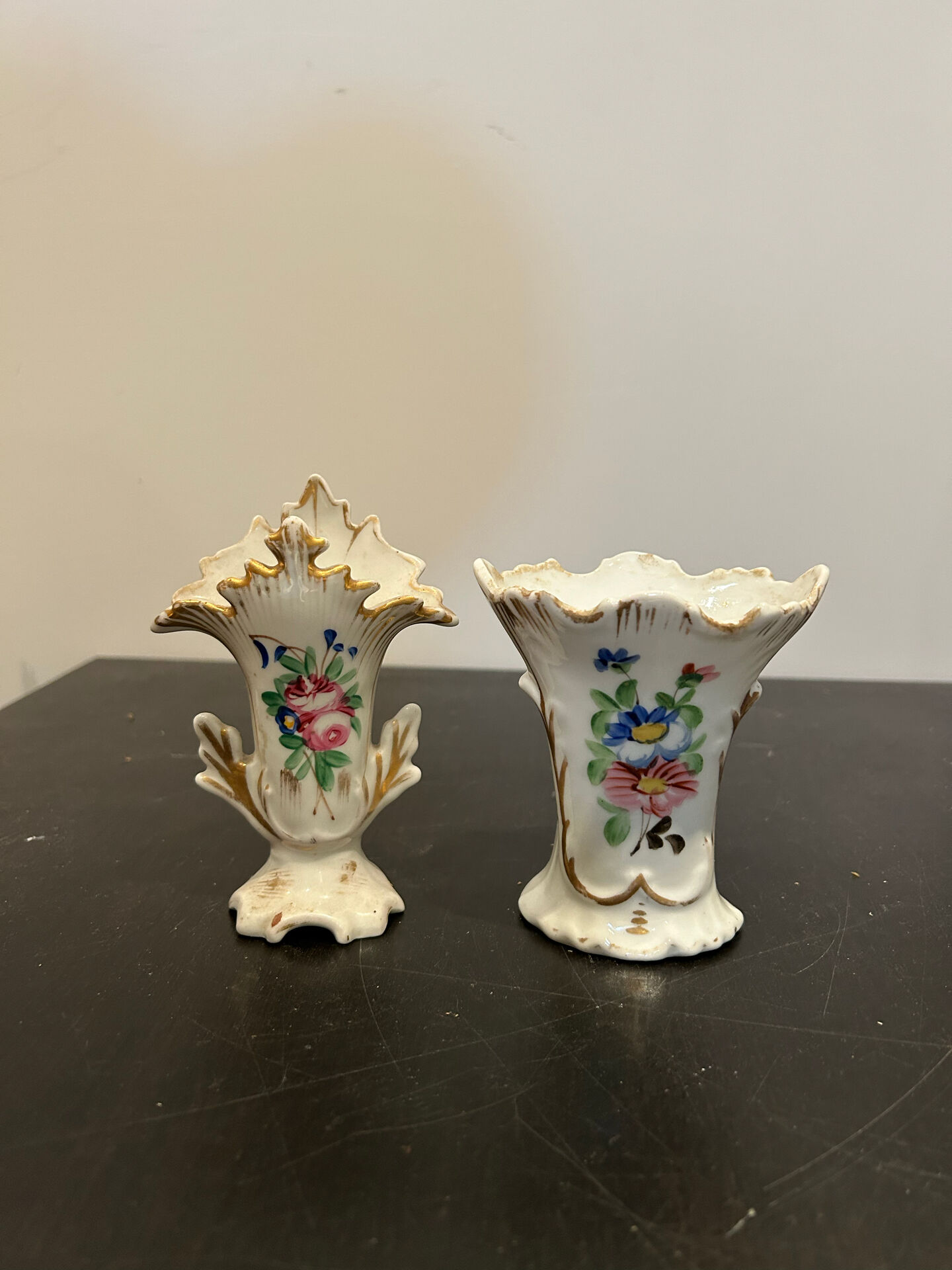Pair of bride vases in porcelain
