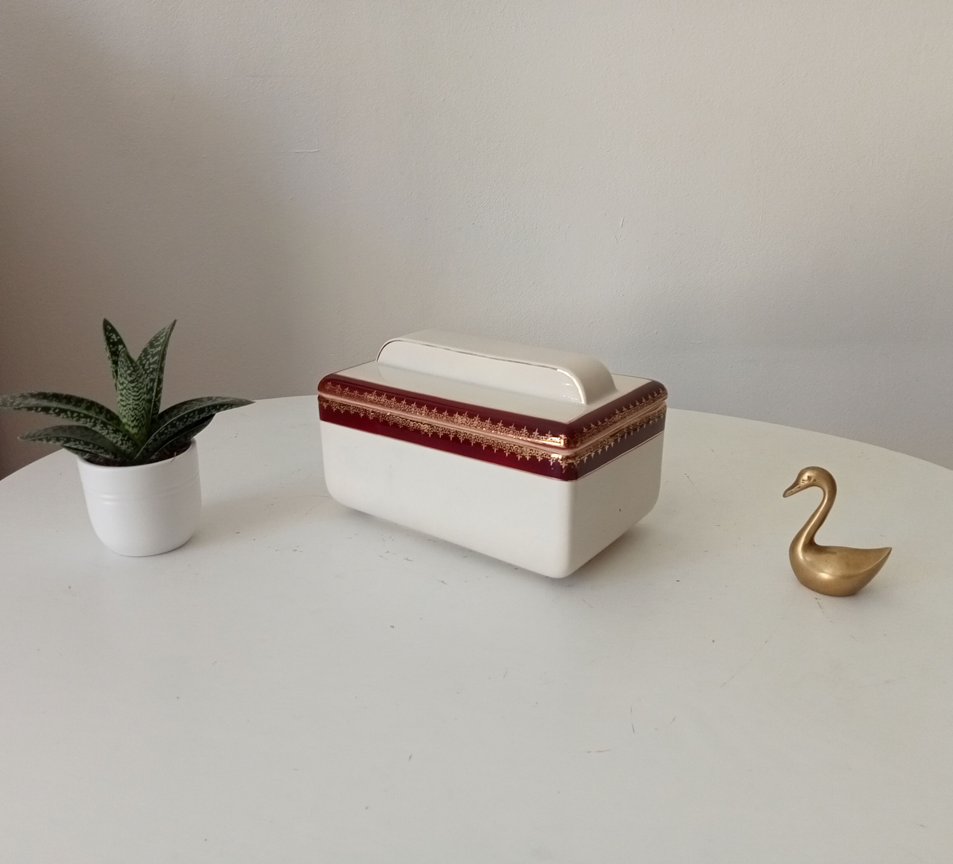 Art Deco bonbonnière from the 1950s, Digoin porcelain.