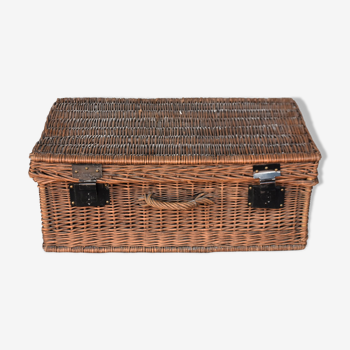 Travel trunk 1900 in wicker