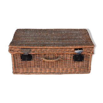 Travel trunk 1900 in wicker