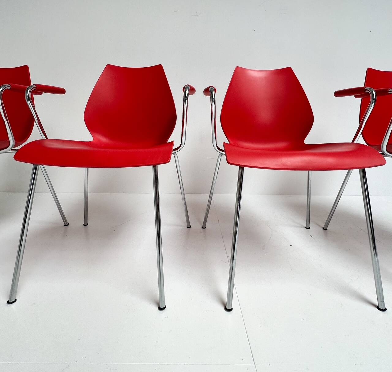 Set of 4 Maui Kartell chairs by Vico Magistretti, 1980s