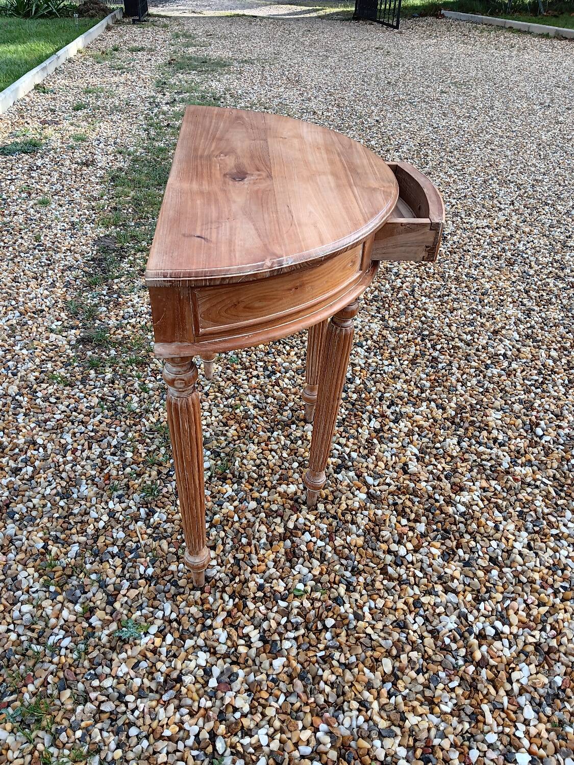 Half moon console