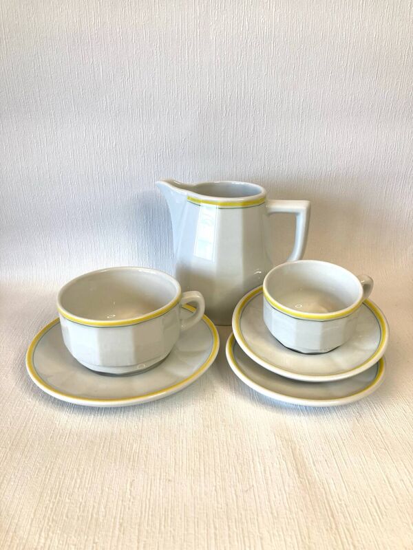 Ensemble Pichet Tasses  Bistrot Apilco ancien blanc liseré jaune et vert