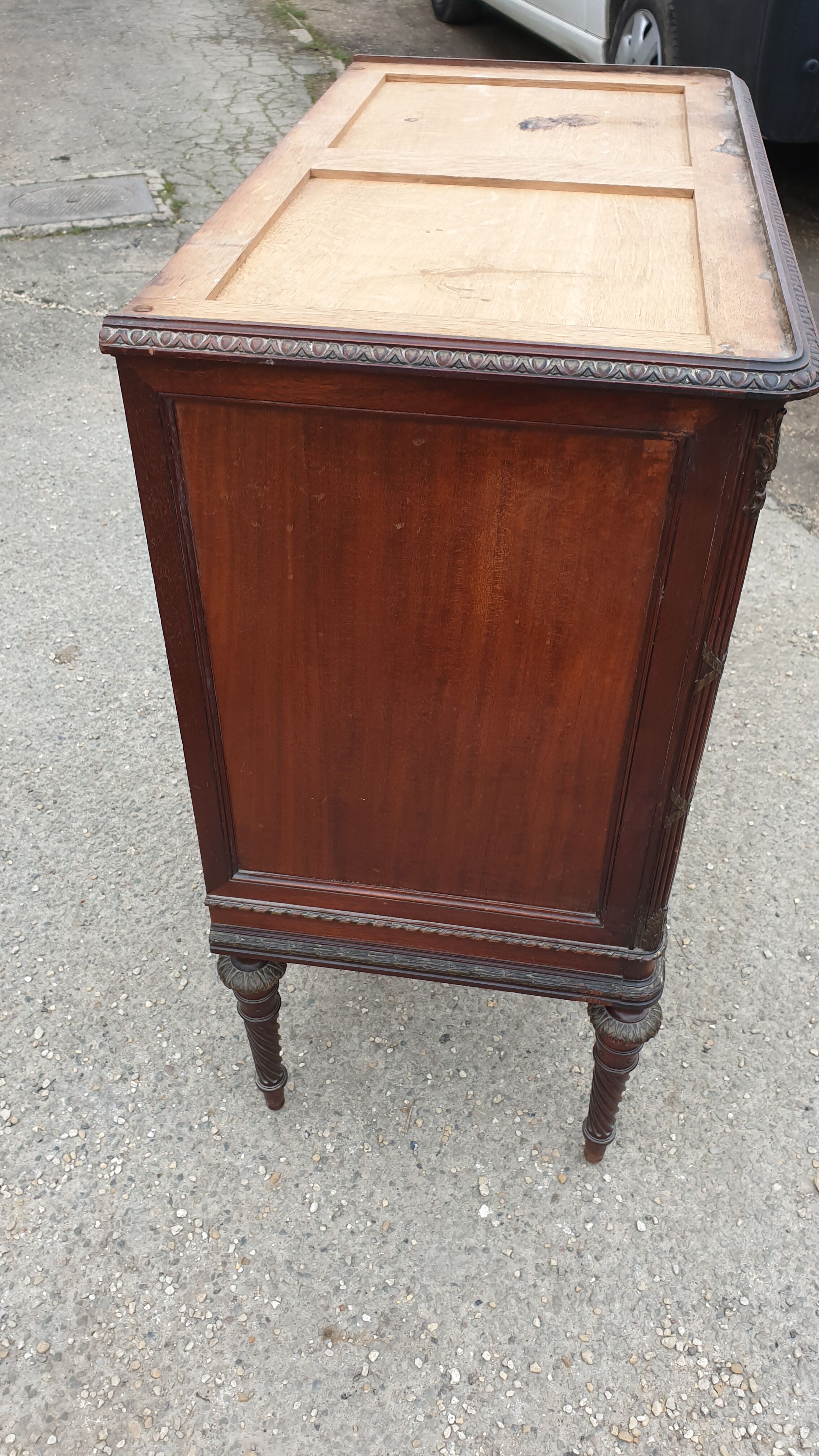 Chest of drawers louis xvi 3 drawers