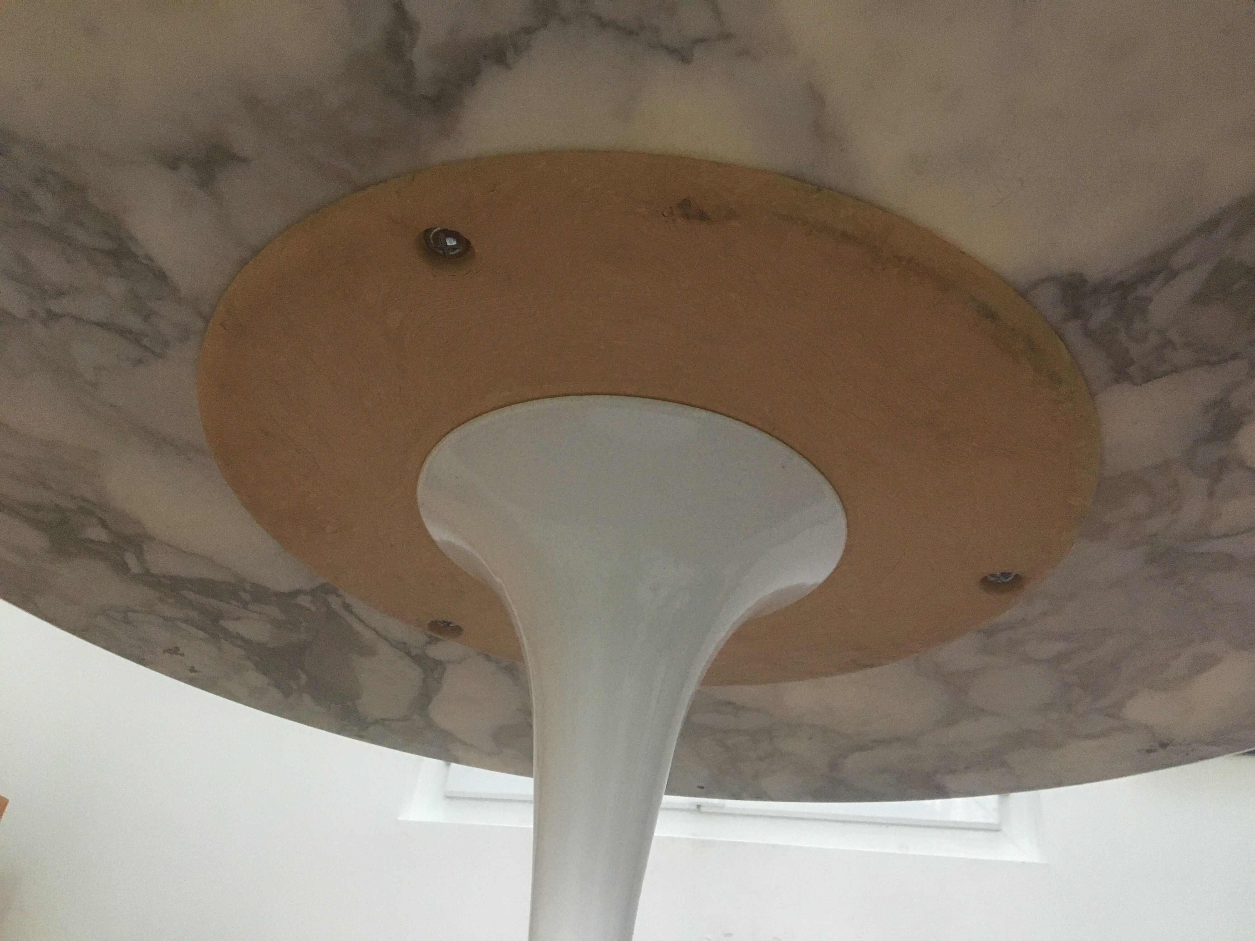 Saarinen table 120cm Knoll edition in circa 1970 marble