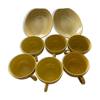 Longchamps cups and dishes