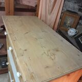 Storage cabinet with drawers