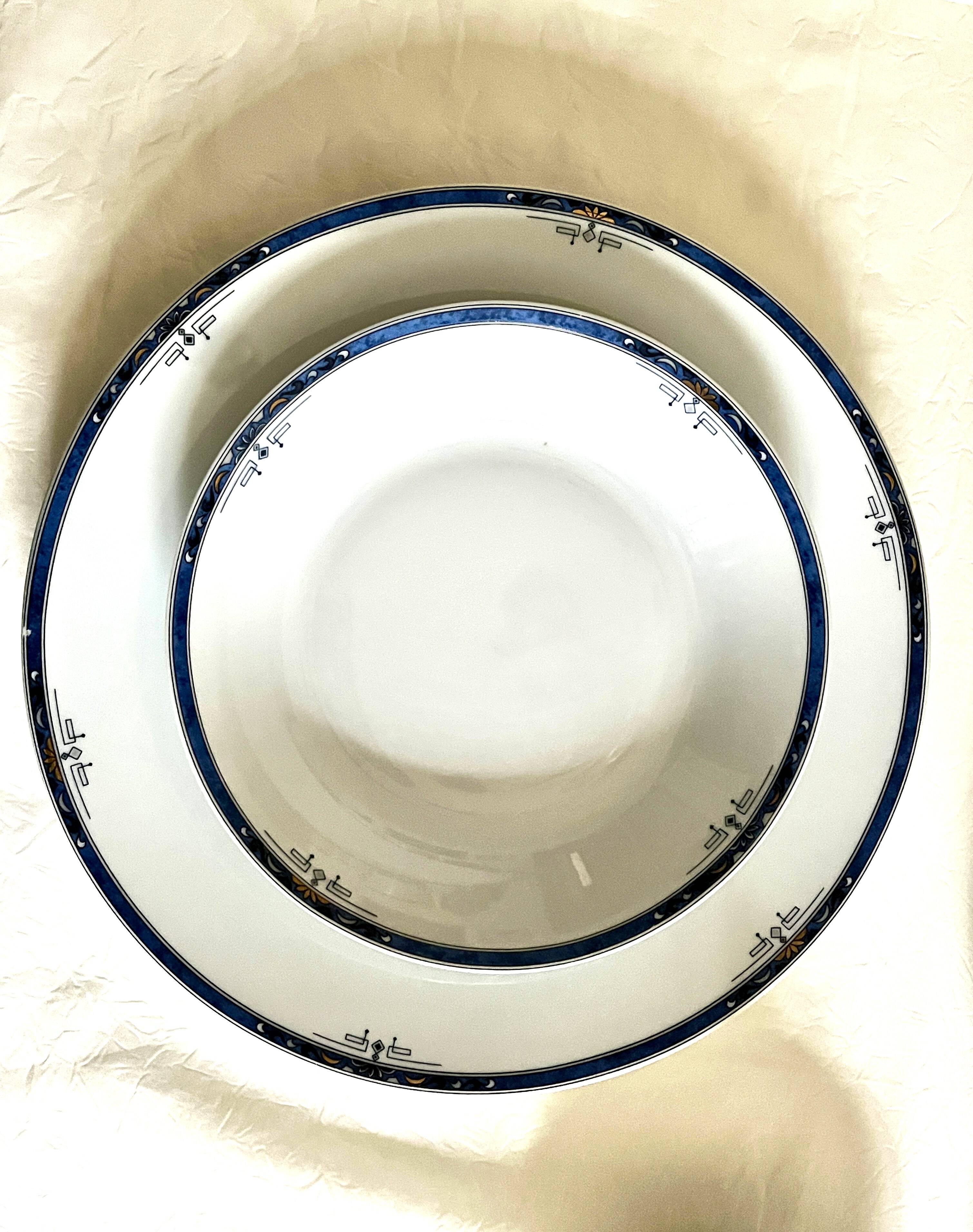 Limoges, large porcelain table service 98 pieces 20th century