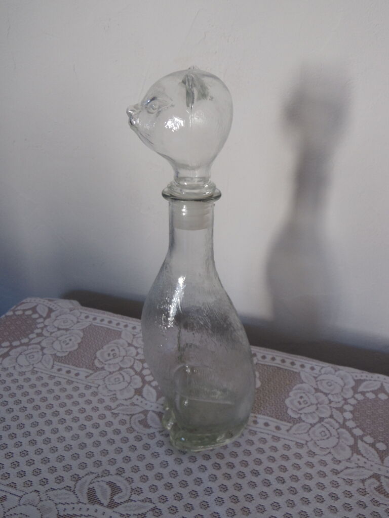 Glass cat shape bottle