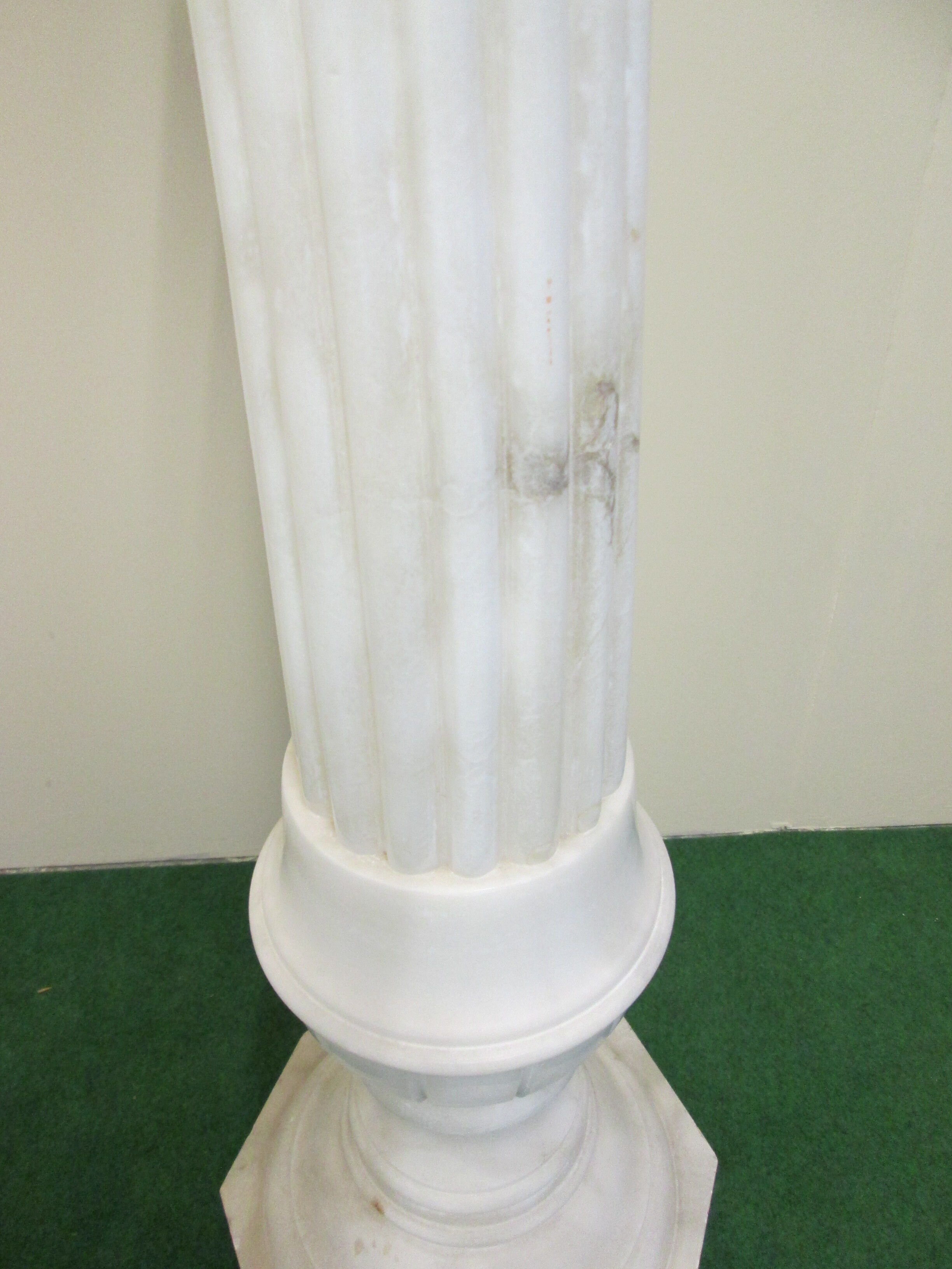 Column in alabaster