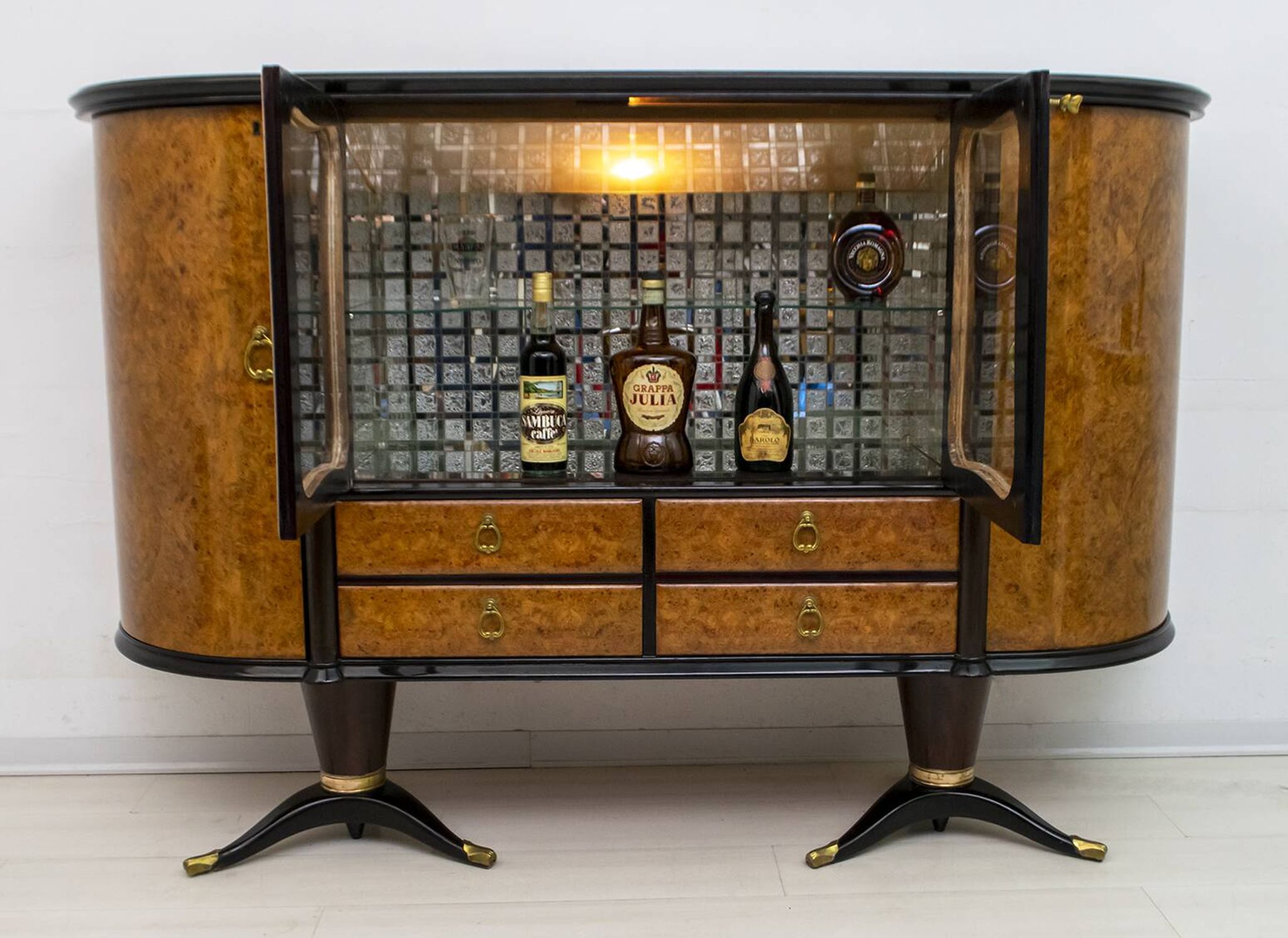 Paolo Buffa Mid-Century Modern Italian Mahogany and Walnut Bar Cabinet, 50
