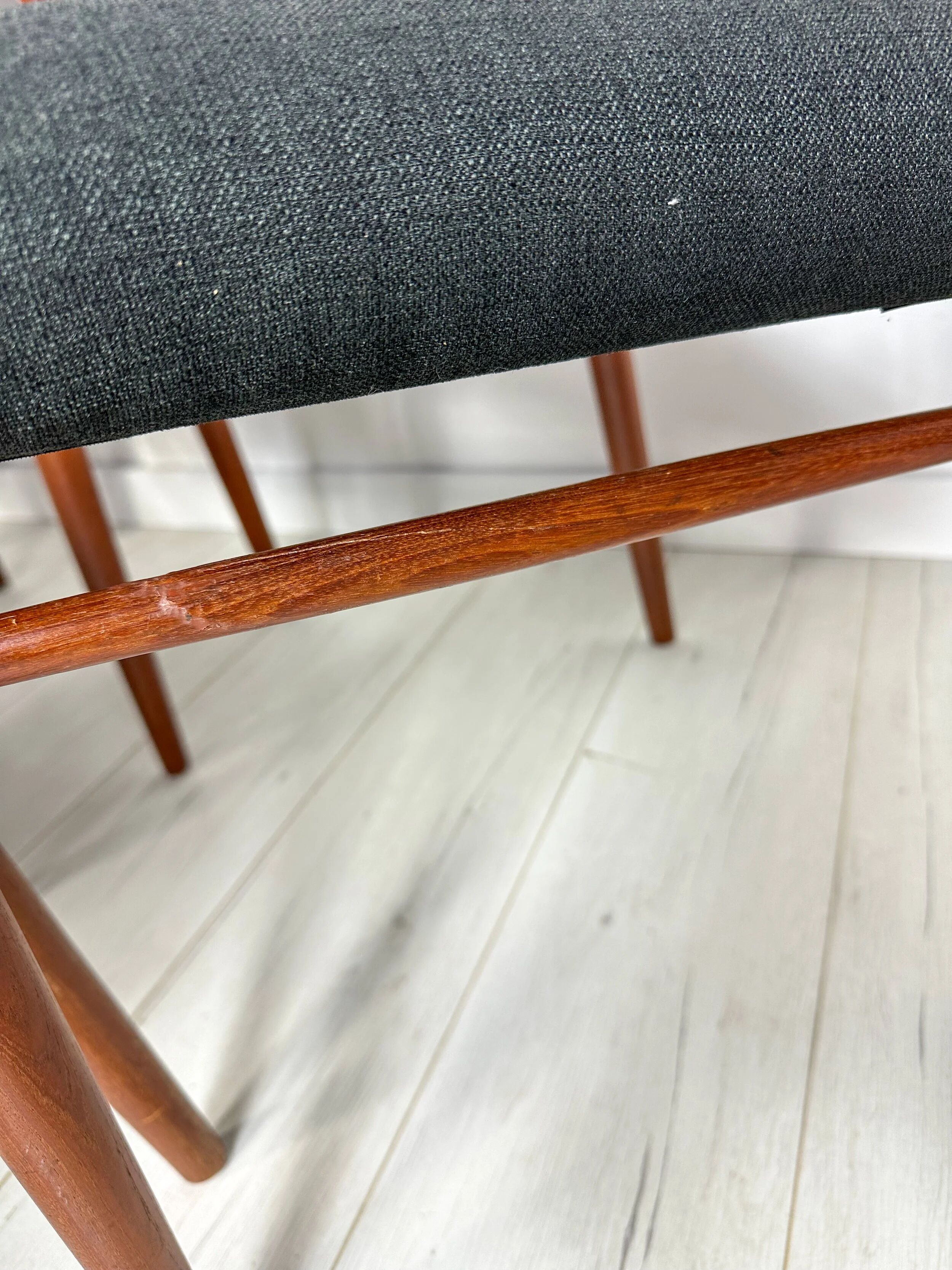 Ensemble de 6 chaises de salle à manger vintage en teck danois Niels O. Møller des années 1950, modèle n° 75.