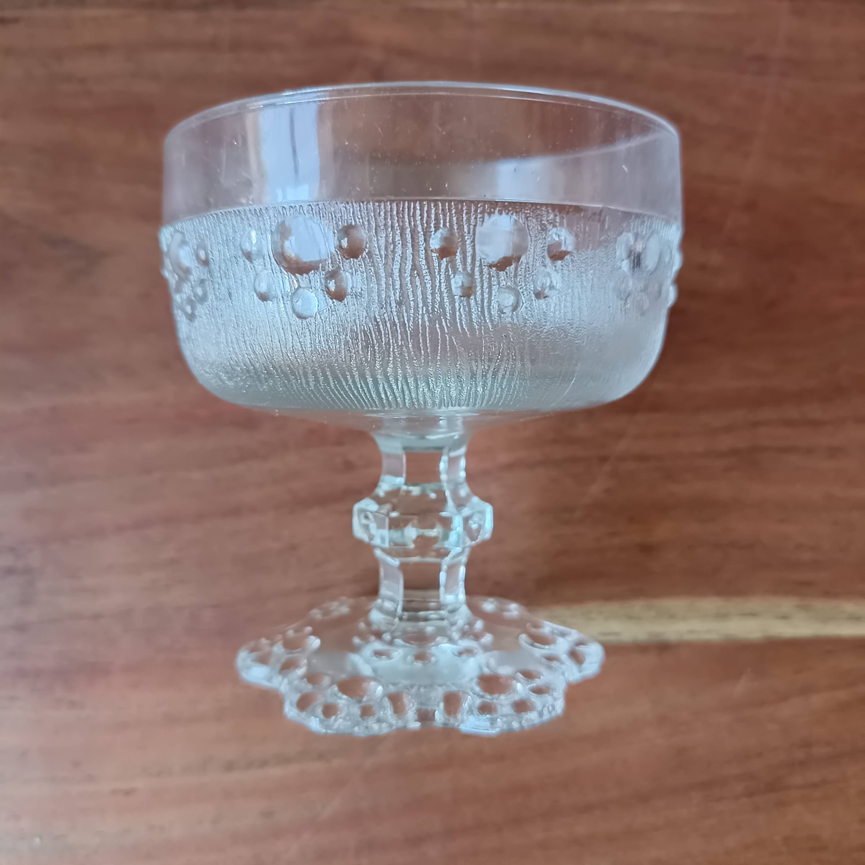 6 vintage footed glasses for ice cream cocktails