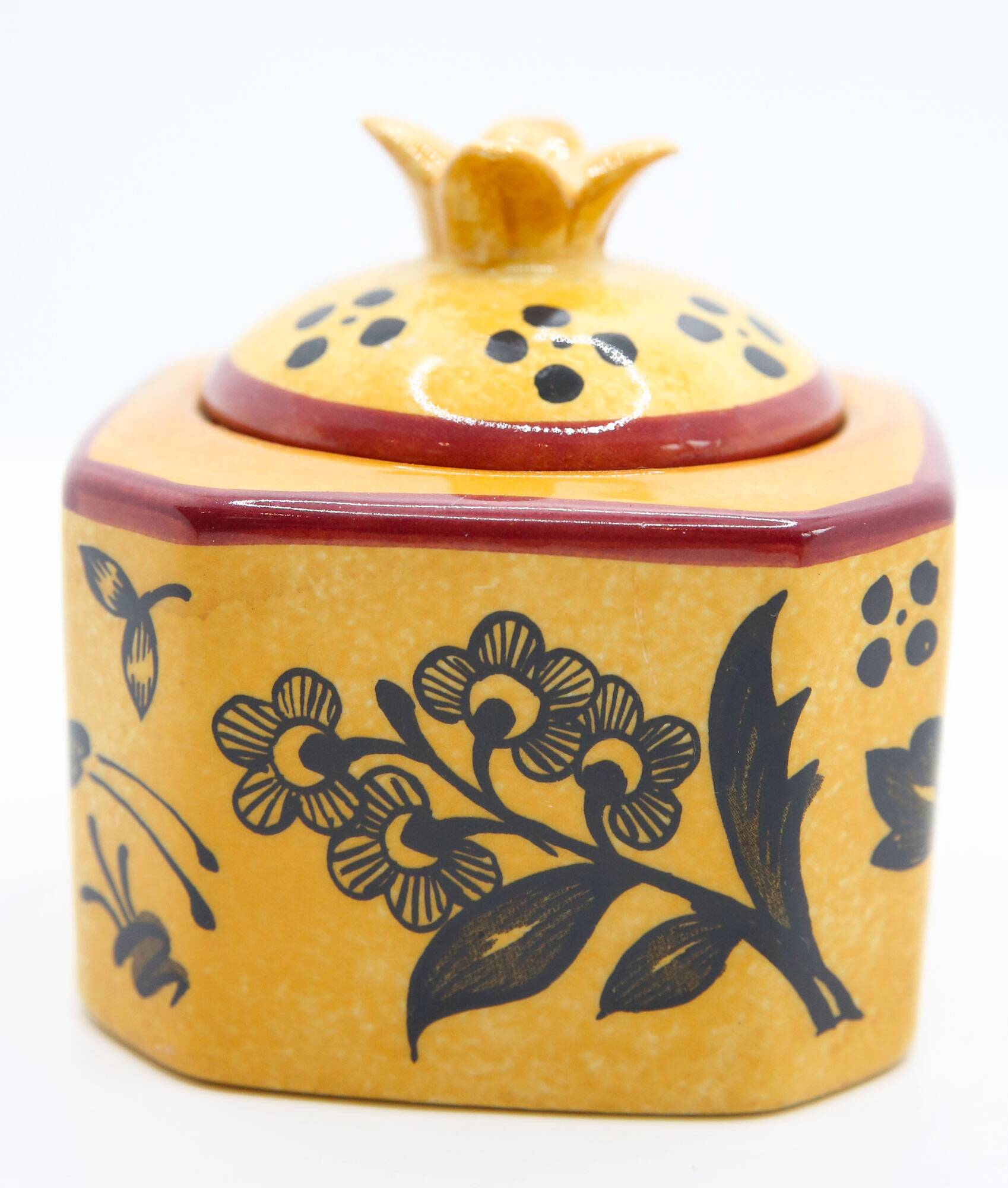Tropical earthenware box by Gallo Design Villeroy and Boch Group like a sugar bowl