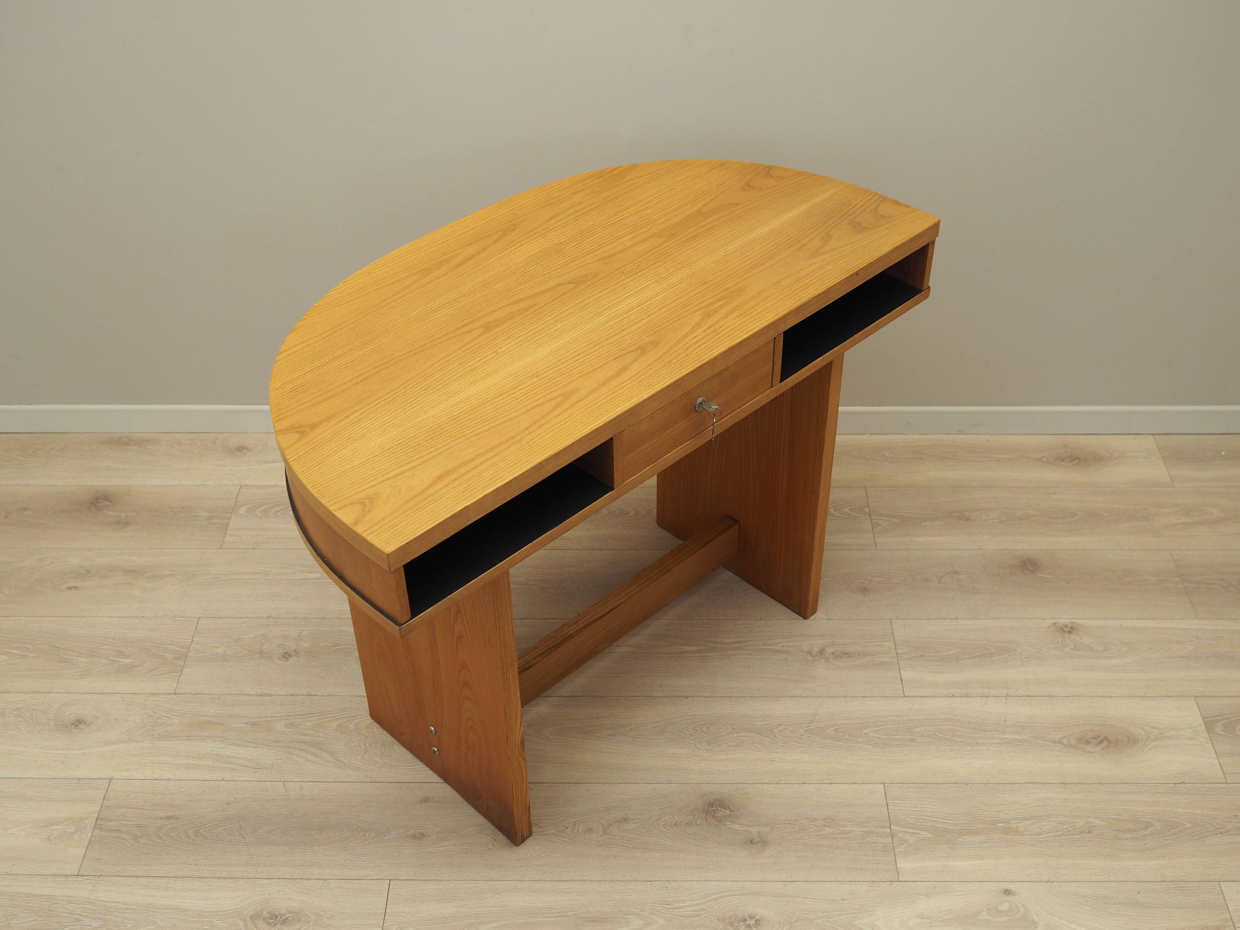 Oak desk, Italian design, 1970s, production: Italy
