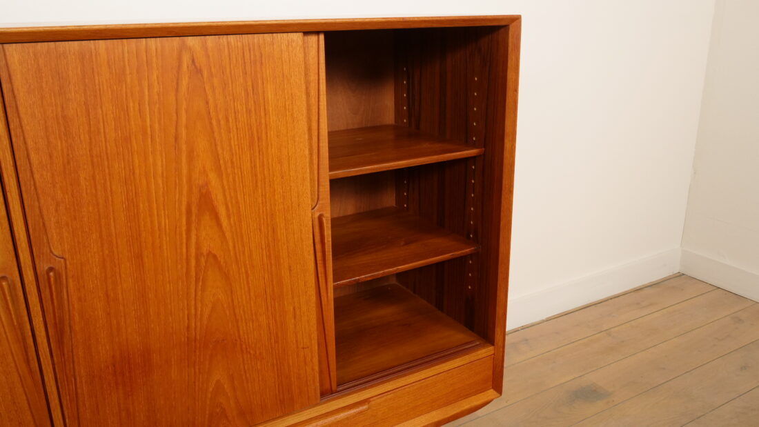 Vintage cabinet | Danish design | sliding doors | Gunni Omann | 180 cm