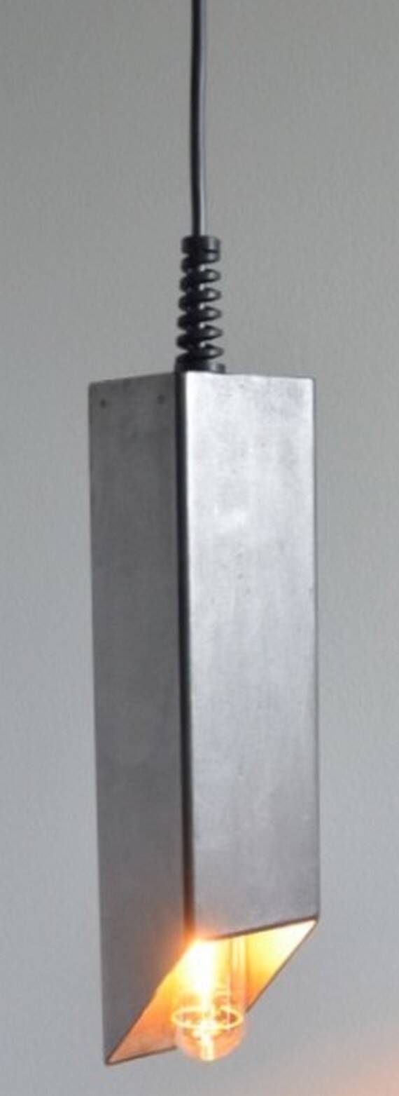 Industrial style pendant light