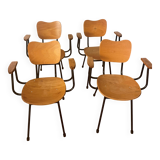 Chaises anciennes avec accoudoirs, bois et métal
