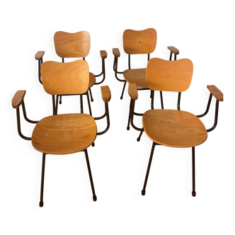 Chaises anciennes avec accoudoirs, bois et métal