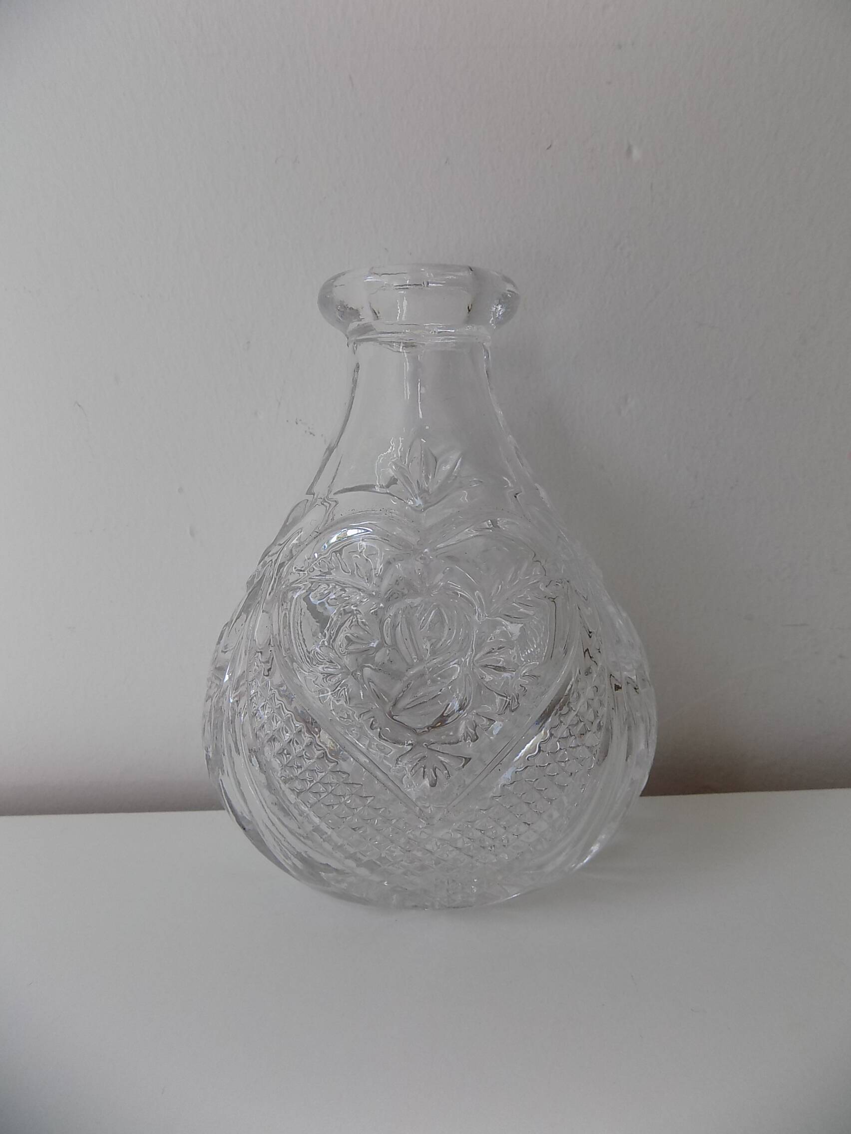 Small glass vase (11cm)