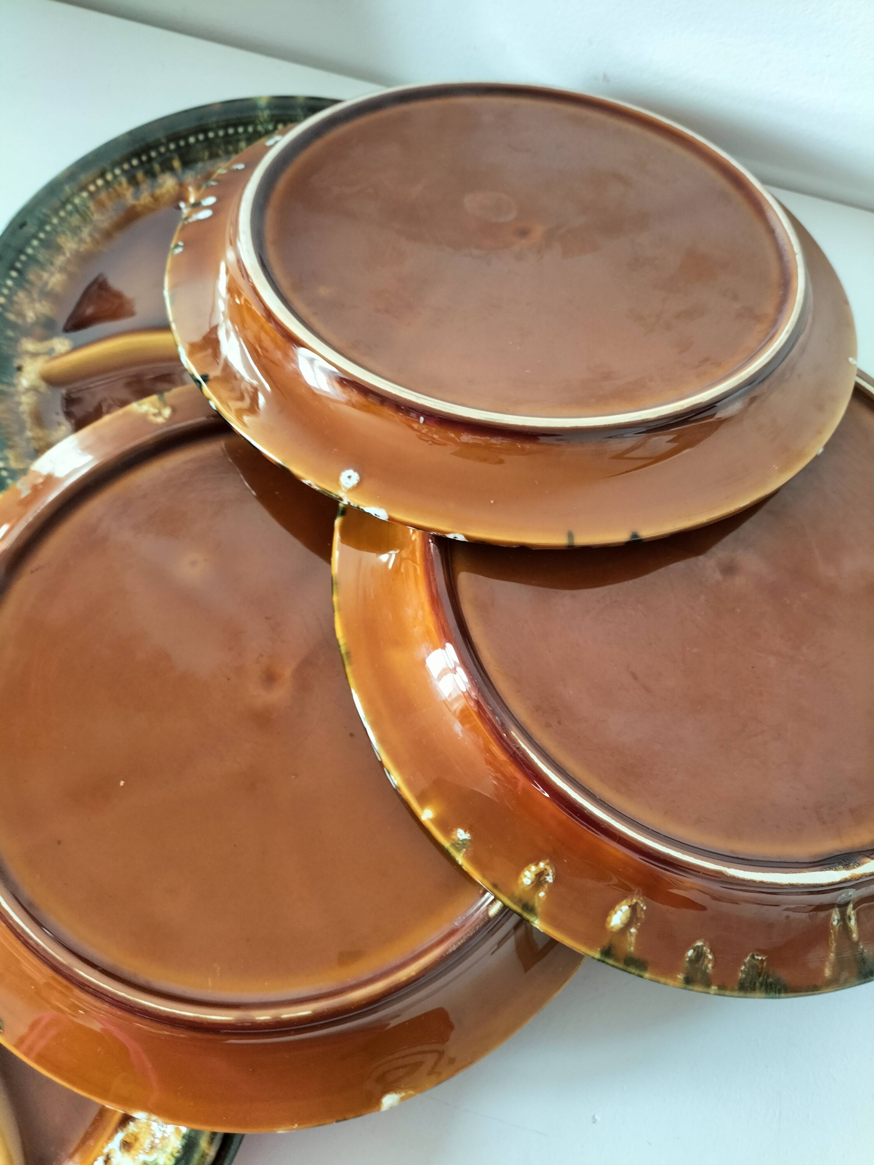 Set of 6 compartmentalised glazed ceramic plates, 1960s-70s.