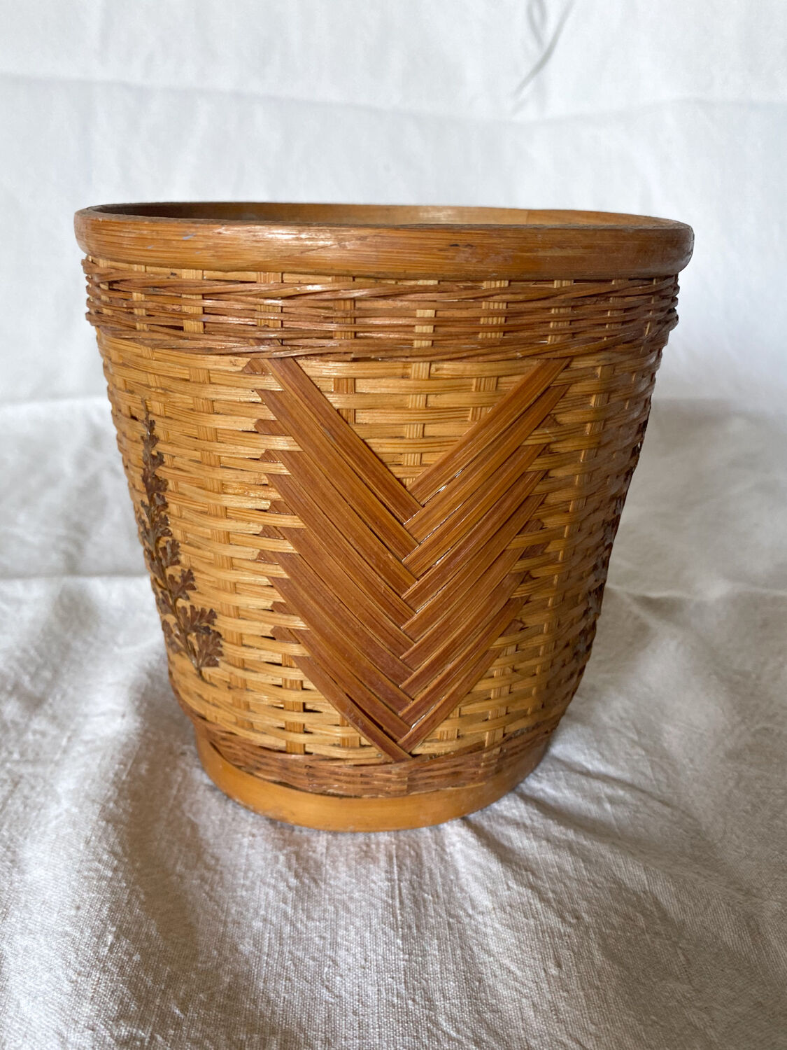 Wicker pot cover