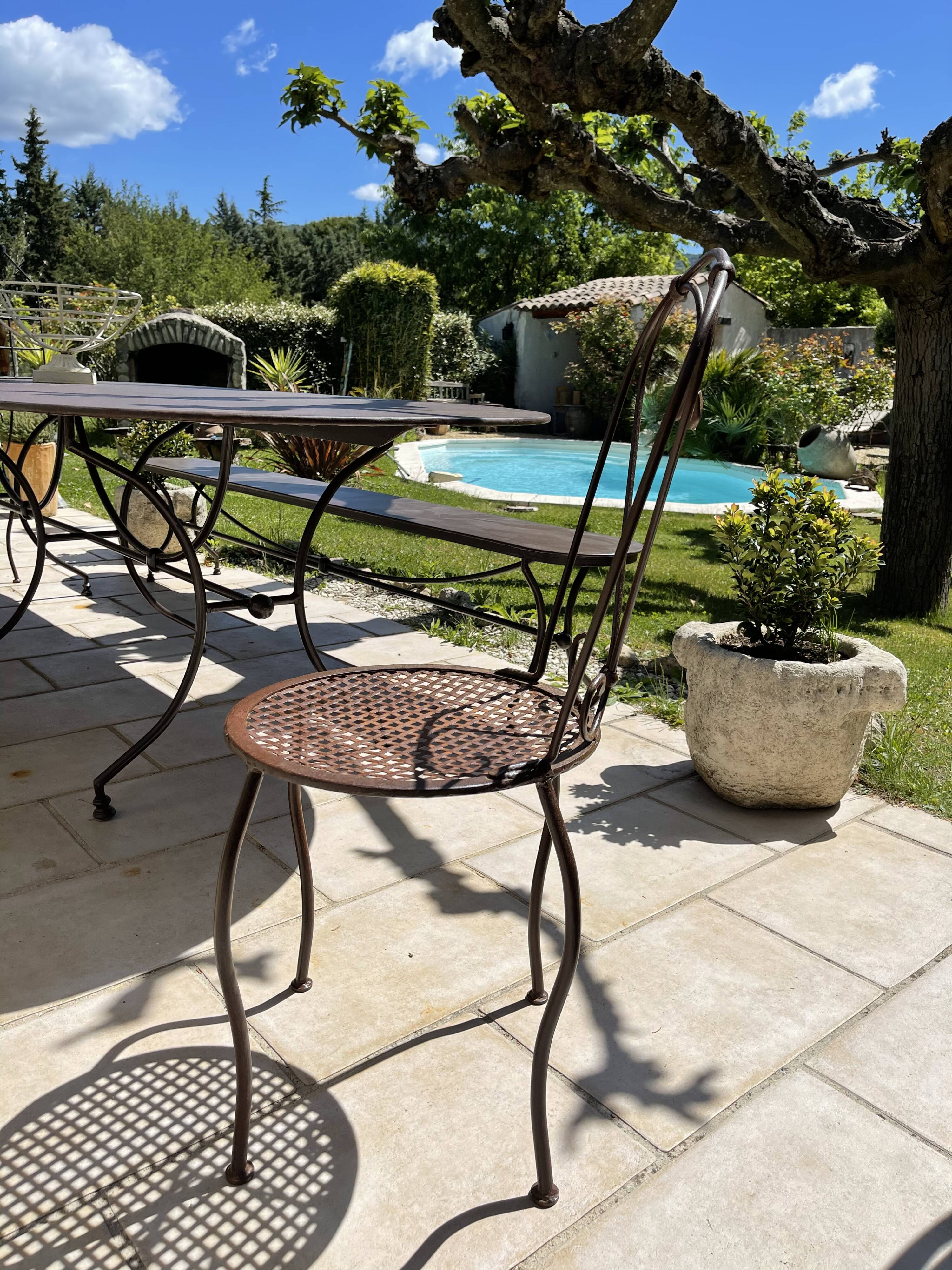 Chaise de jardin en fer forgé artisanal