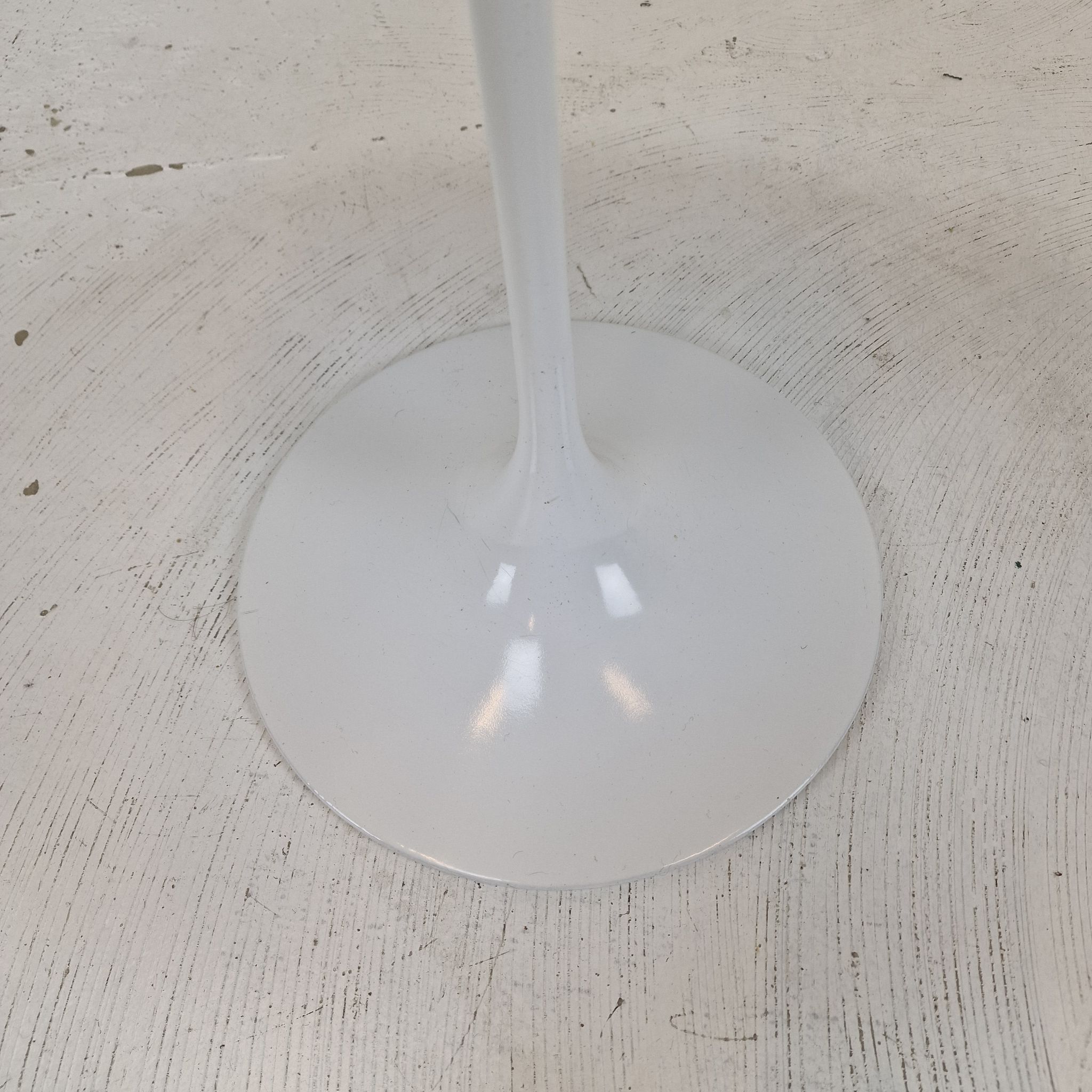 Oval marble side table by Eero Saarinen for Knoll