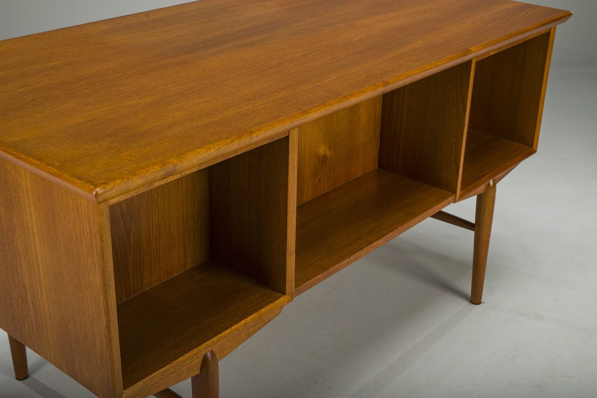 Bureau danois en teck, 1960